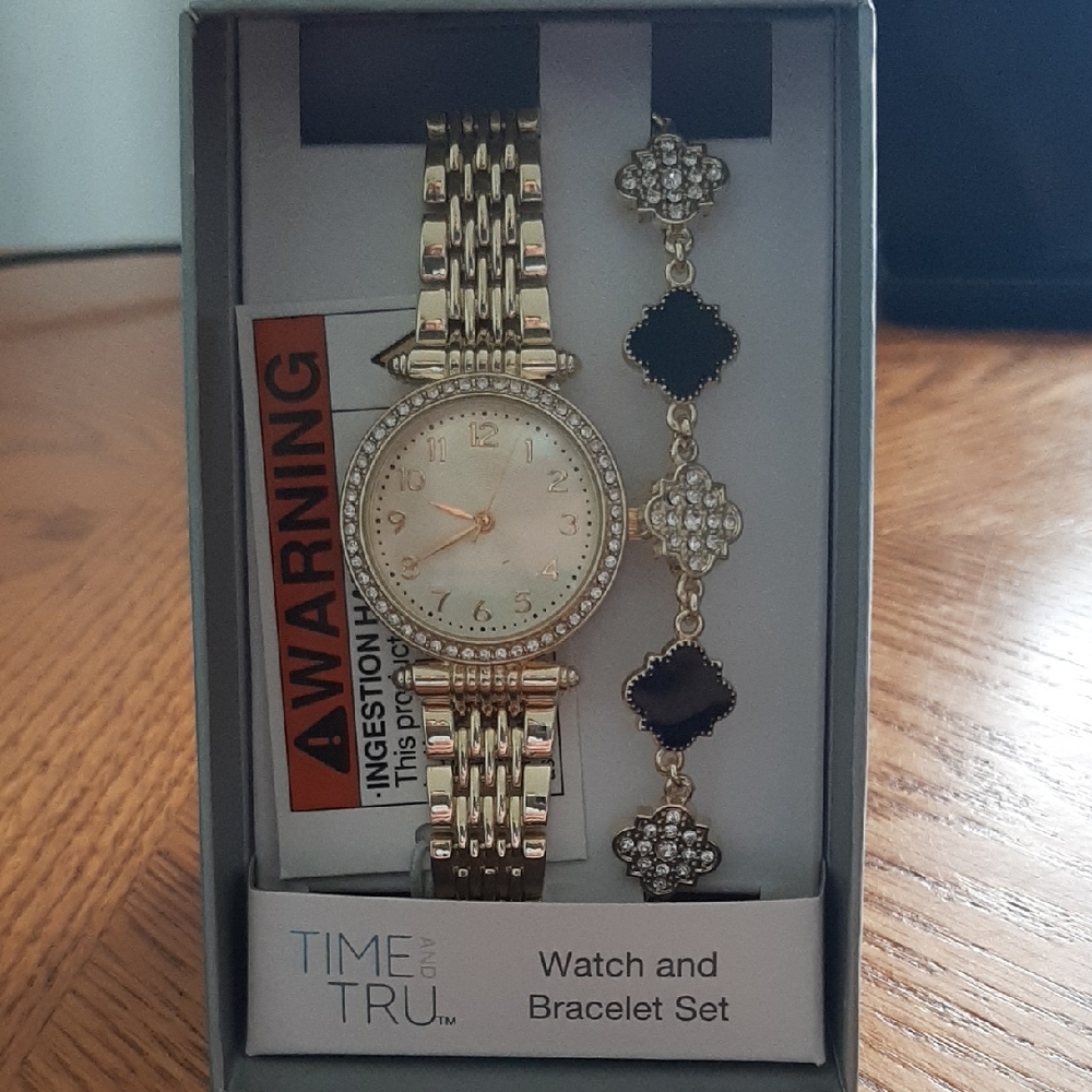 Time and Tru Gold and Black Watch Set